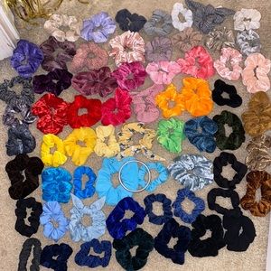 Pack of 62 scrunchies!!